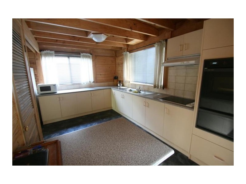 4 Thompson Road, Halls Gap VIC 3381