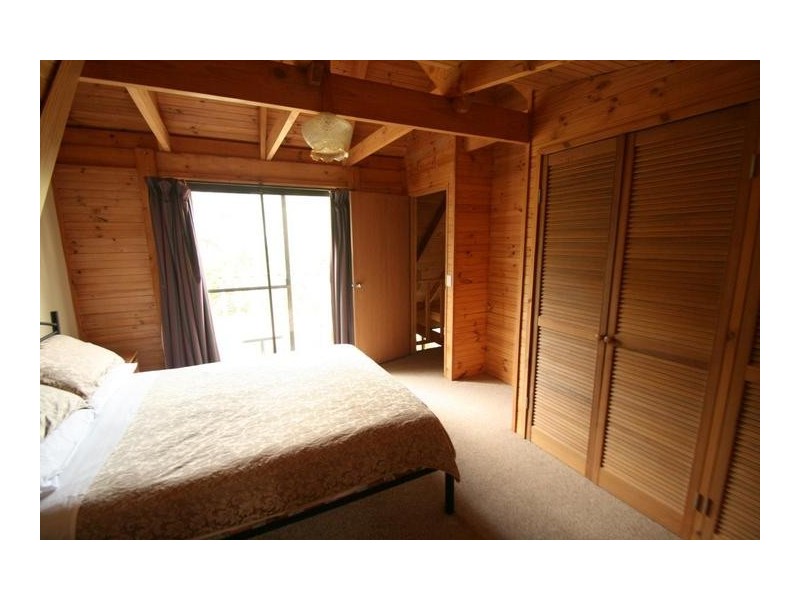 4 Thompson Road, Halls Gap VIC 3381