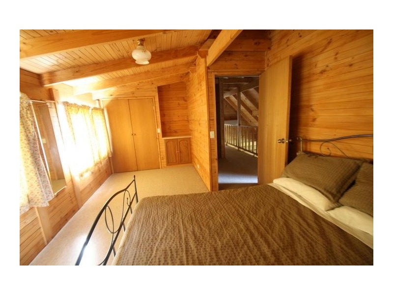 4 Thompson Road, Halls Gap VIC 3381