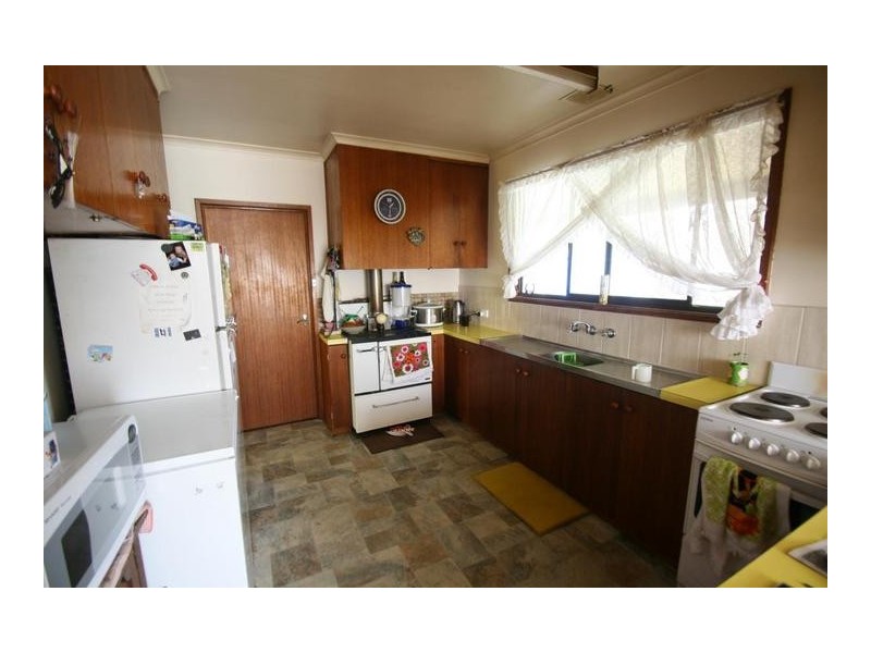 19 Blind Creek Road, Elmhurst VIC 3469