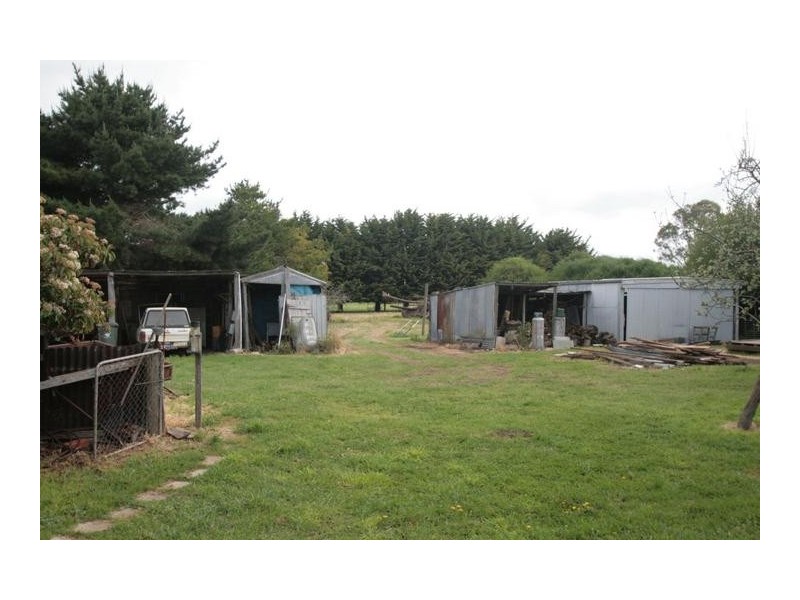 49 Grahams Road, Lake Bolac VIC 3351