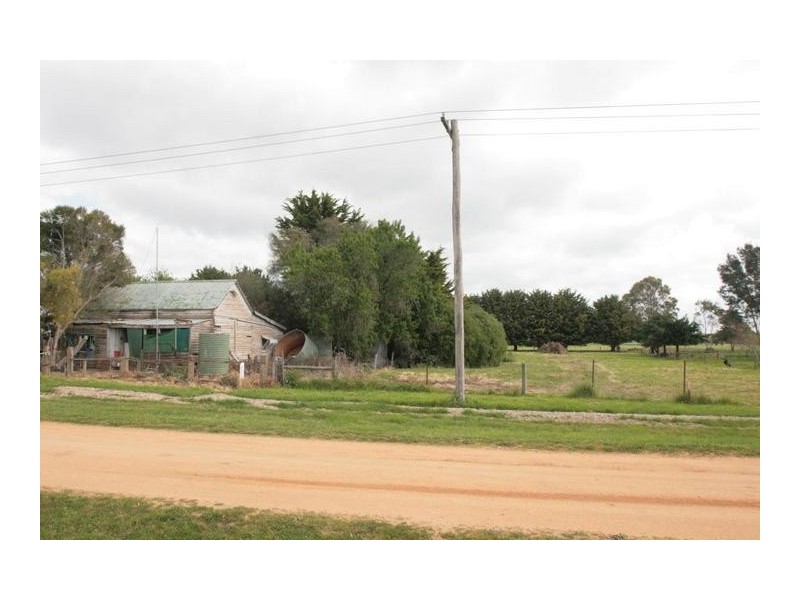 49 Grahams Road, Lake Bolac VIC 3351