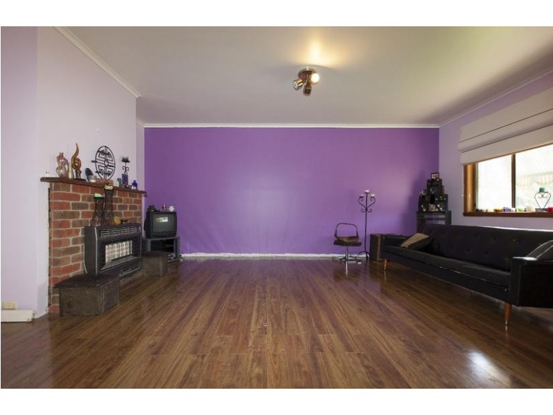 93 Montgomery Street, Lake Bolac VIC 3351