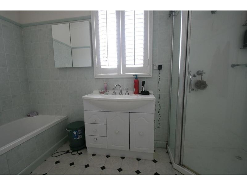 93 Montgomery Street, Lake Bolac VIC 3351