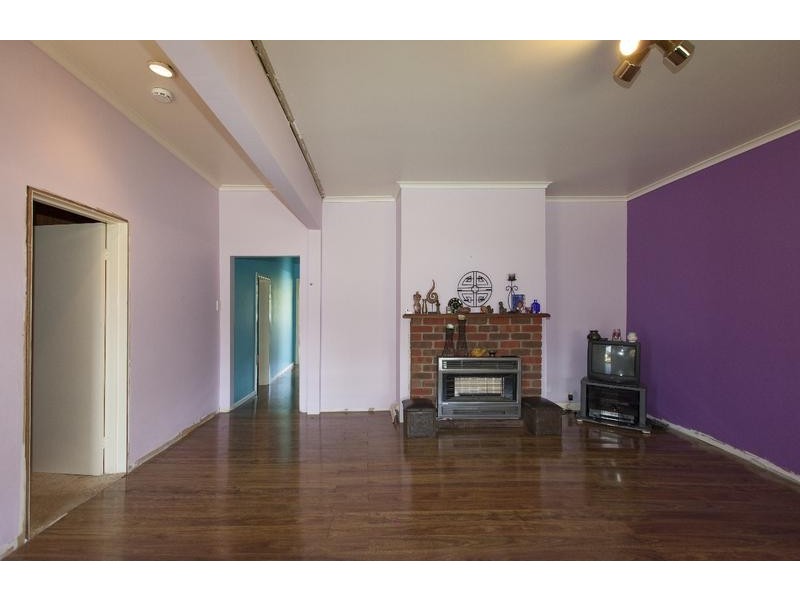 93 Montgomery Street, Lake Bolac VIC 3351