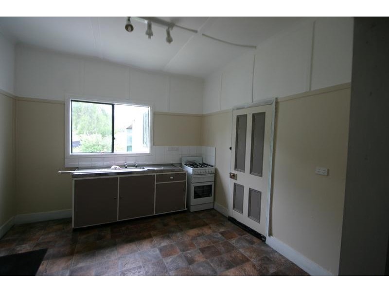 13 High Street, Elmhurst VIC 3469