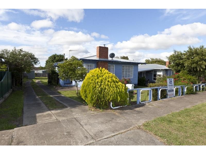 19 Churchill Avenue, Ararat VIC 3377
