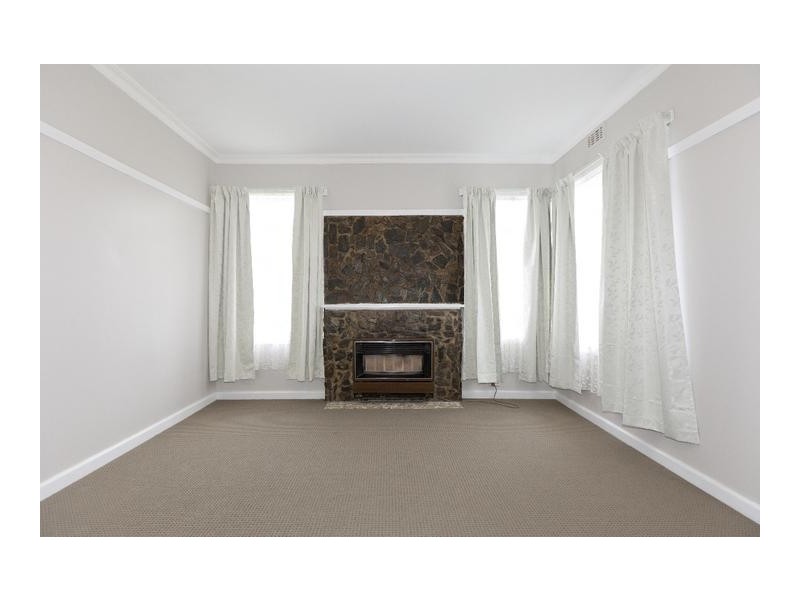 19 Churchill Avenue, Ararat VIC 3377