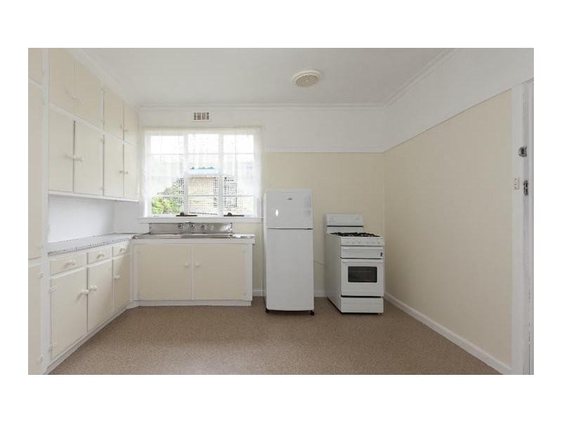 19 Churchill Avenue, Ararat VIC 3377