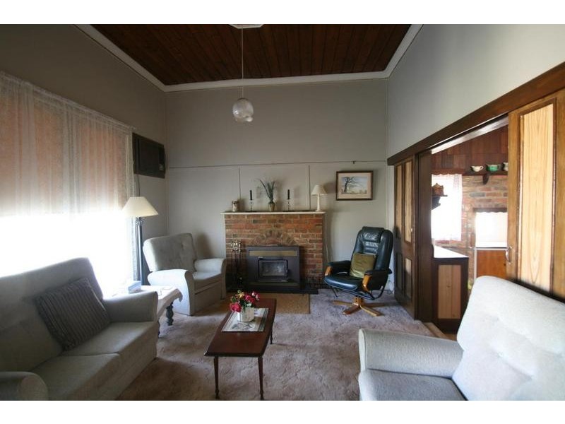 4 Dean Street, Landsborough VIC 3384