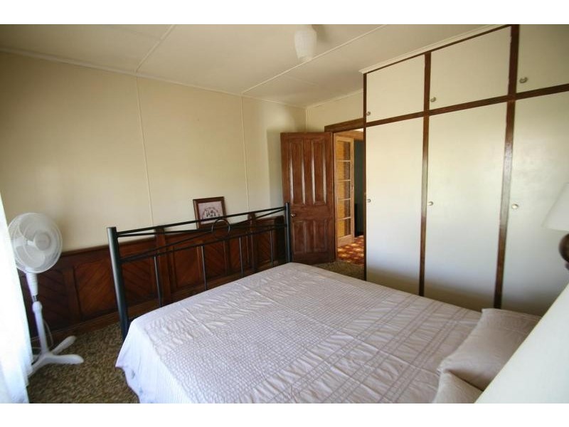 4 Dean Street, Landsborough VIC 3384