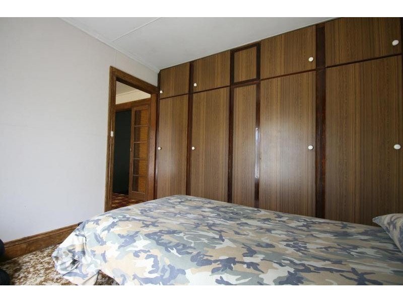 4 Dean Street, Landsborough VIC 3384