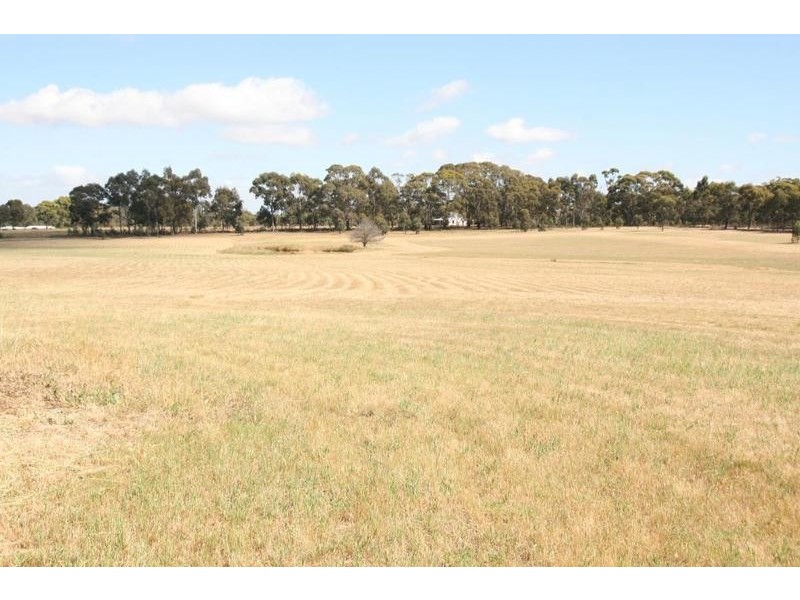 4 Dean Street, Landsborough VIC 3384