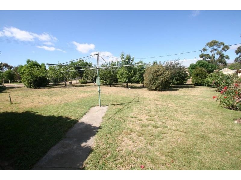 4 Dean Street, Landsborough VIC 3384