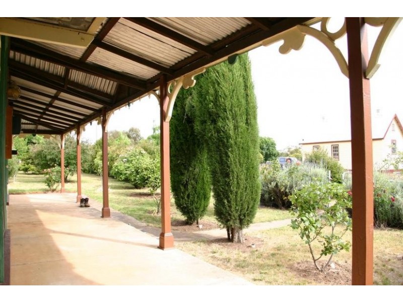 4 Dean Street, Landsborough VIC 3384