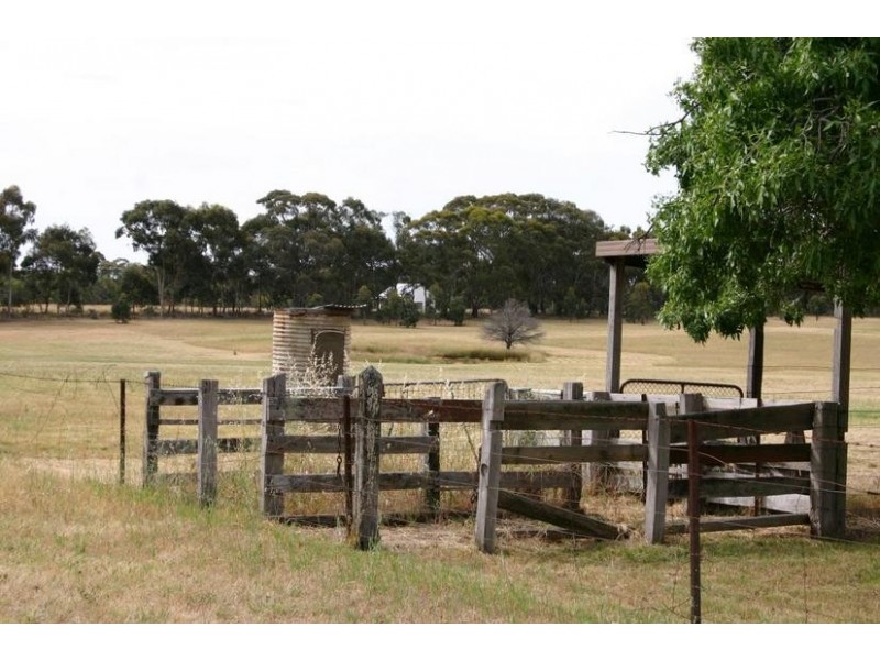 4 Dean Street, Landsborough VIC 3384