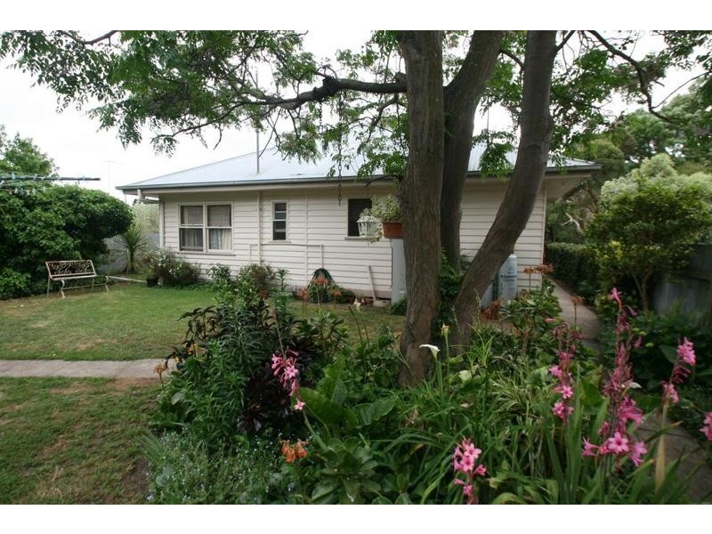 24 Commercial Street, Willaura VIC 3379