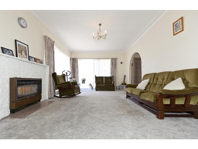 22 Hucker Street, Ararat VIC 3377