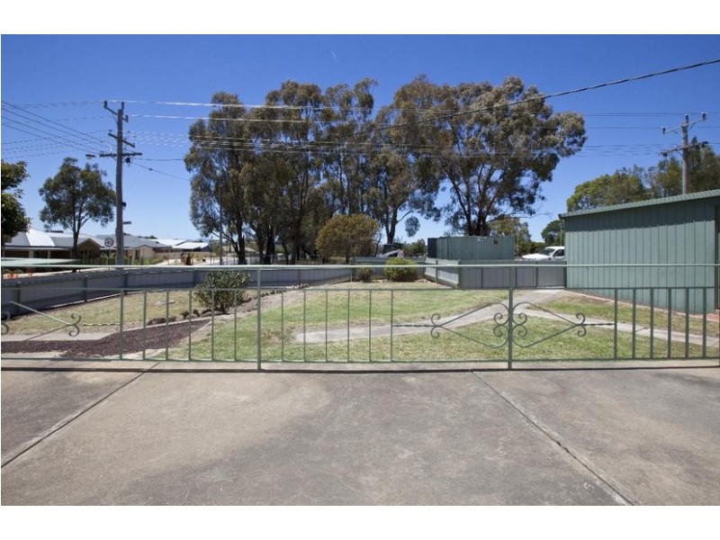 22 Hucker Street, Ararat VIC 3377