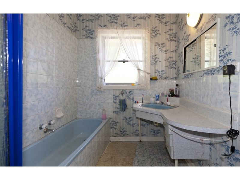 22 Hucker Street, Ararat VIC 3377