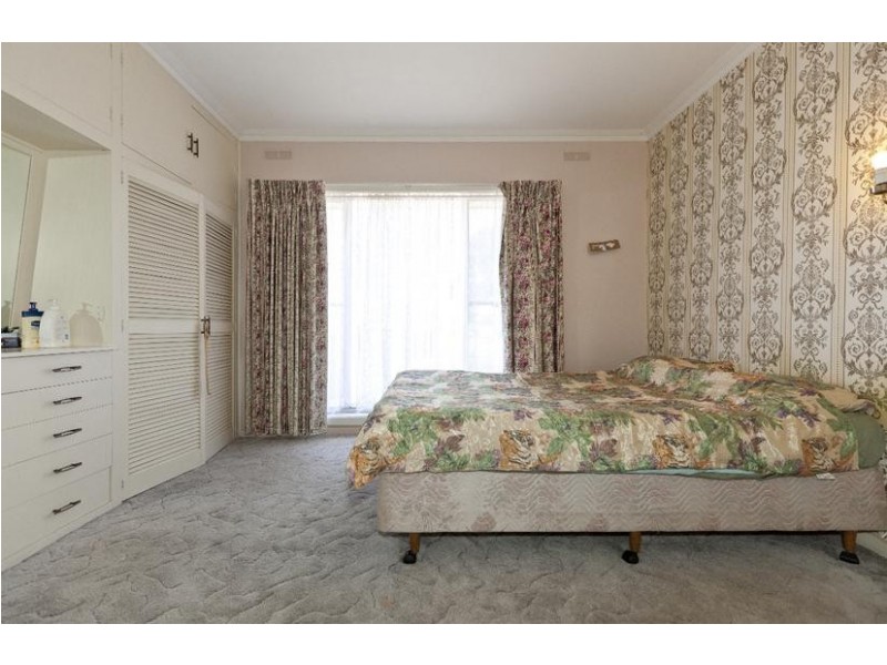 22 Hucker Street, Ararat VIC 3377