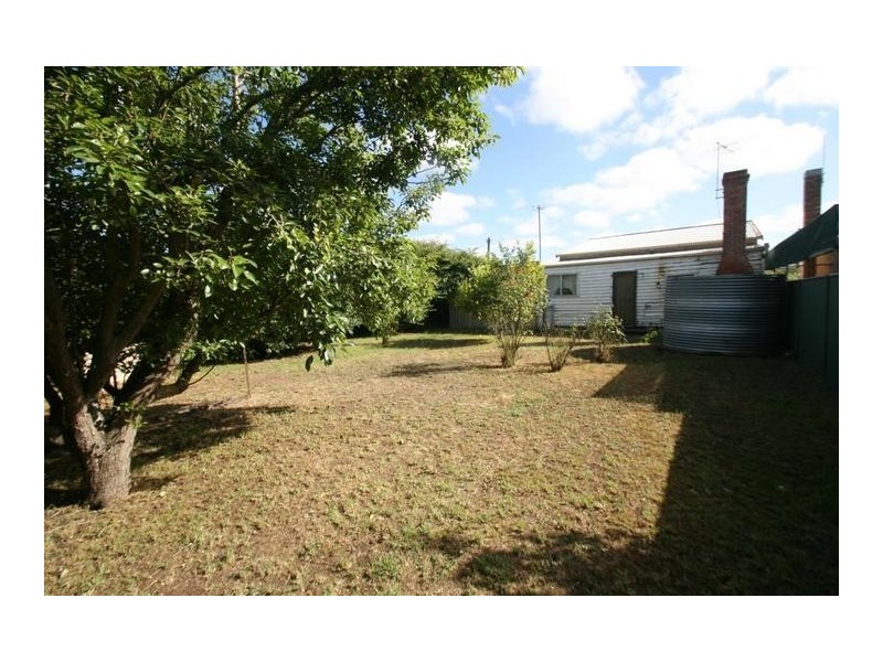 12 Commercial Street, Willaura VIC 3379