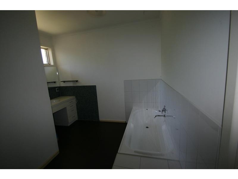 27 Port Fairy Rd, Ararat VIC 3377