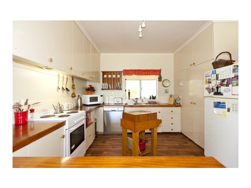 19 Barkly Street West, Ararat VIC 3377