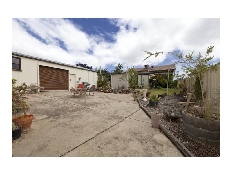 19 Barkly Street West, Ararat VIC 3377