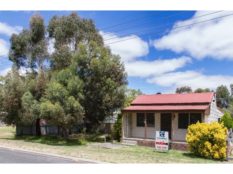 30 McLellan Street, Ararat VIC 3377