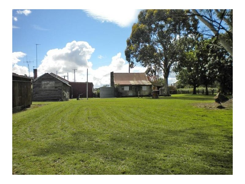 19 Main Road, Buangor VIC 3375