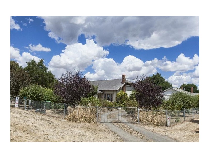 6 Livingstone Street, Beaufort VIC 3373