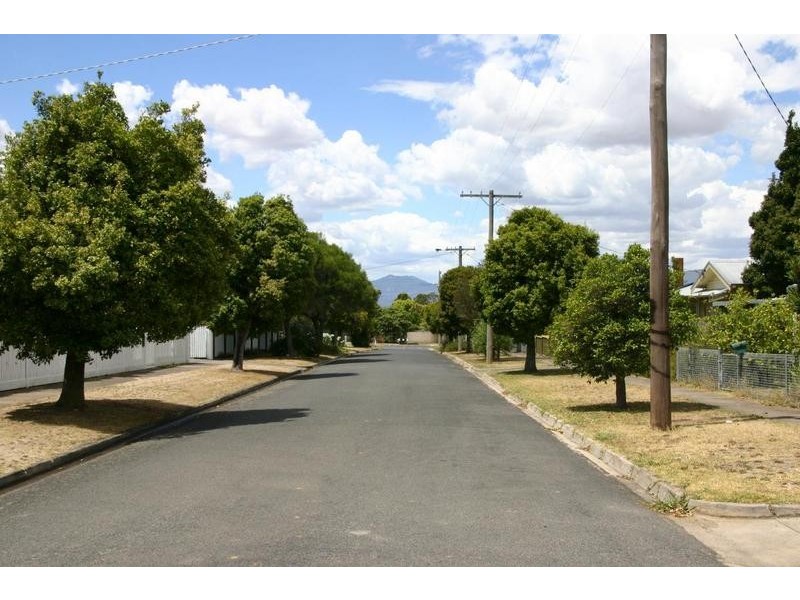 13 Jenkin Street, Ararat VIC 3377