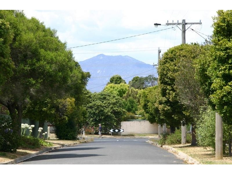 13 Jenkin Street, Ararat VIC 3377