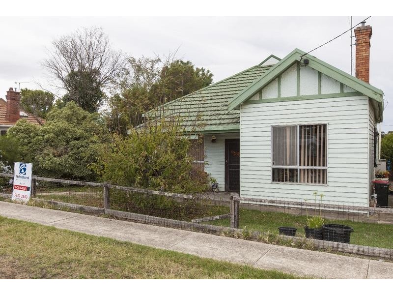 9 Currajong Avenue, Ararat VIC 3377