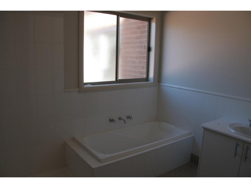 1 Glastonbury Place, Ararat VIC 3377