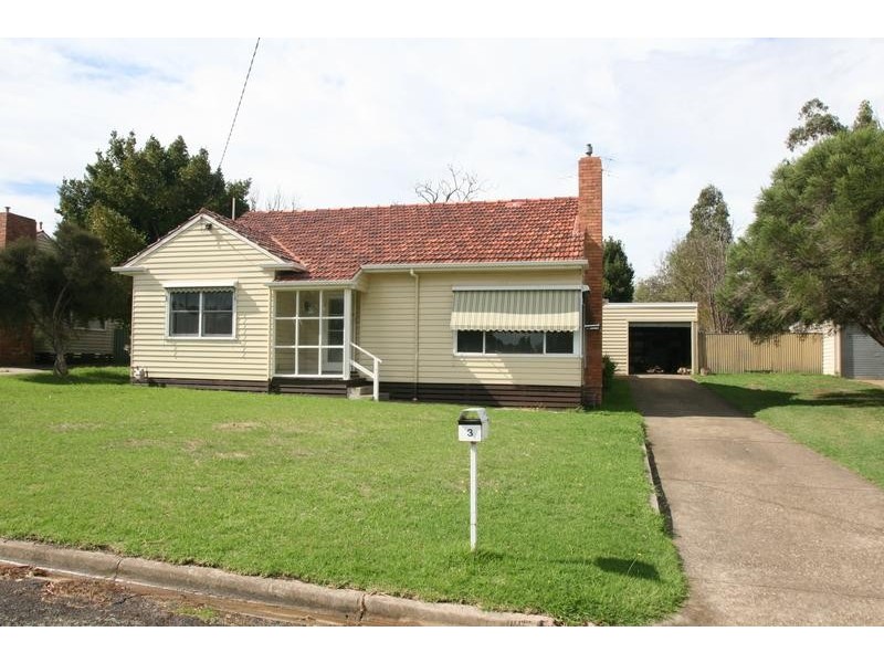 3 Aradale Avenue, Ararat VIC 3377