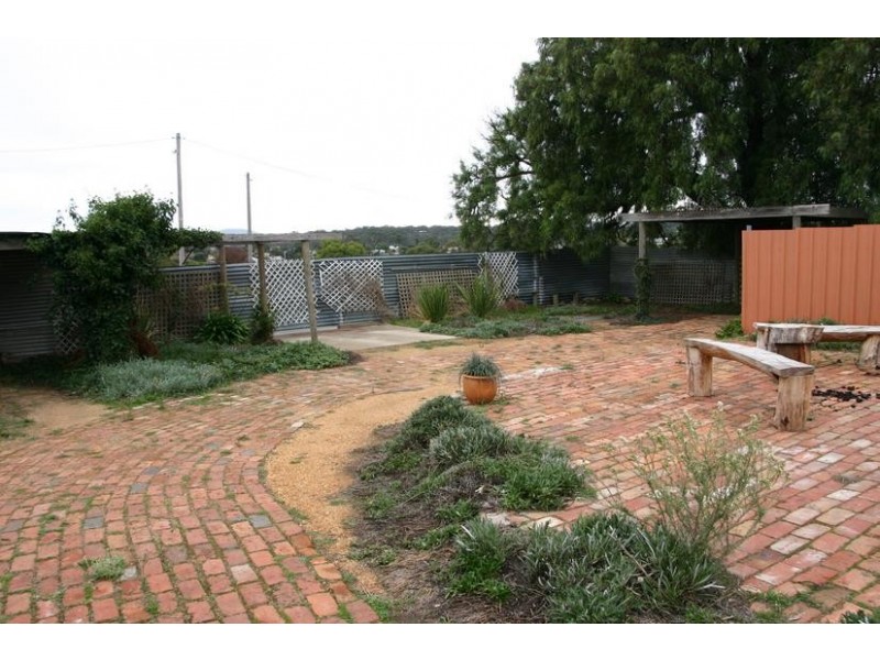 123 High Street, Ararat VIC 3377