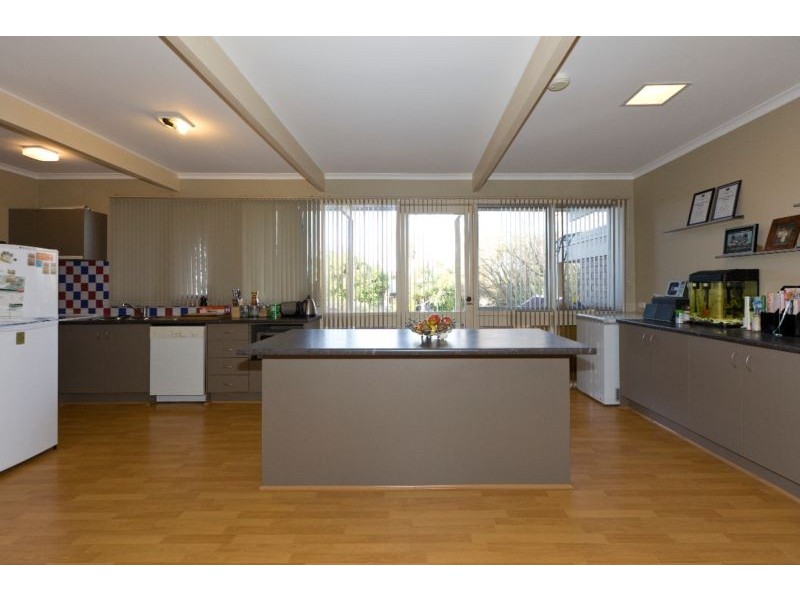 27 High Street West, Ararat VIC 3377