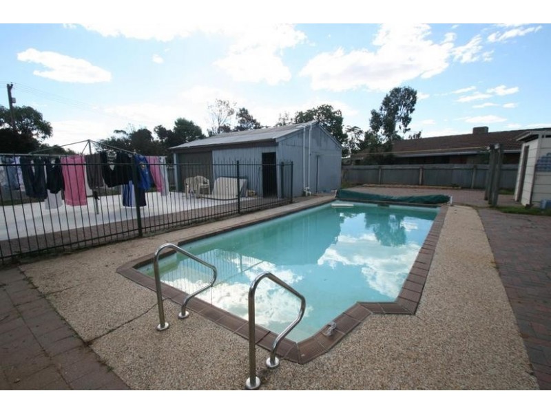 11 Camp Street, Donald VIC 3480