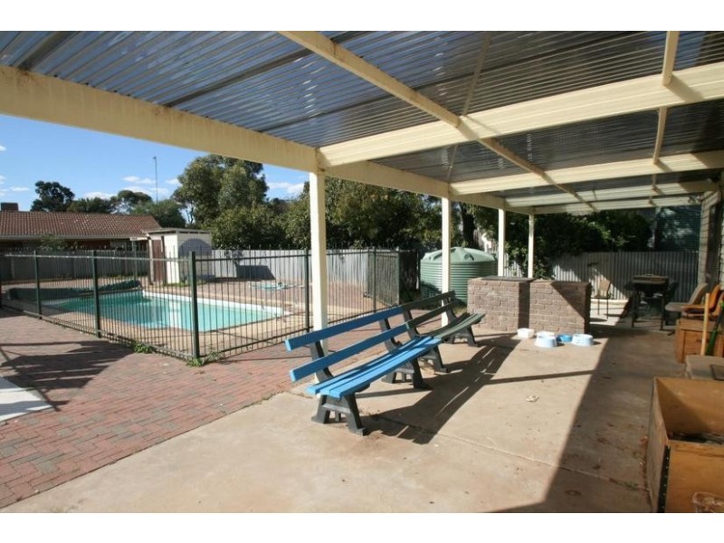 11 Camp Street, Donald VIC 3480