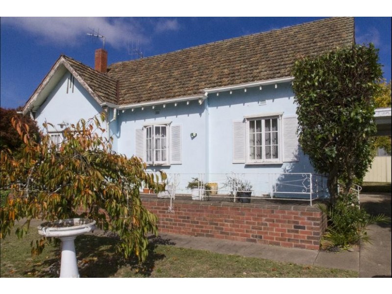 17 Lambert Street, Ararat VIC 3377