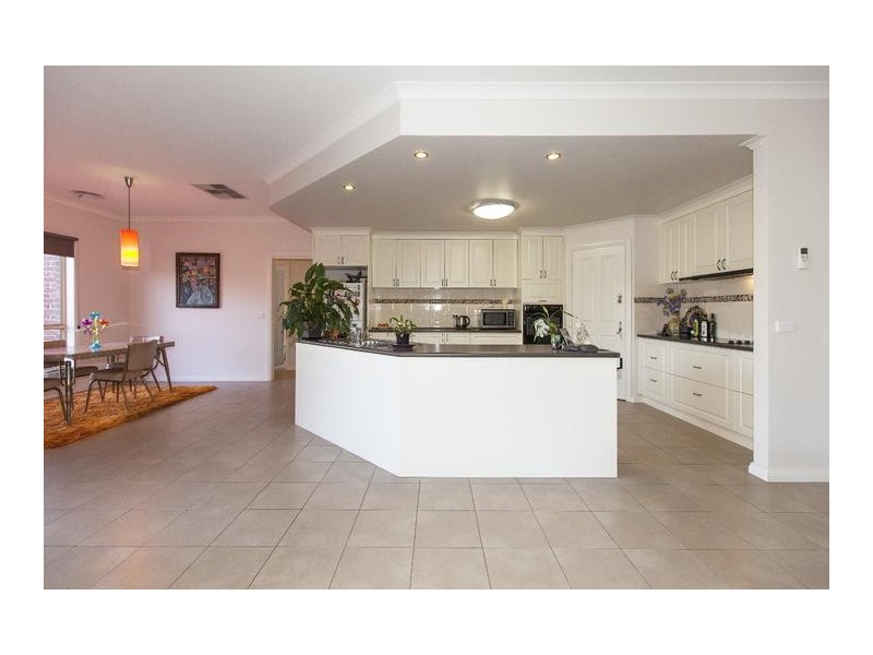 13 Hucker Street, Ararat VIC 3377