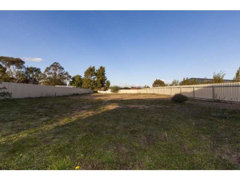 13 Hucker Street, Ararat VIC 3377