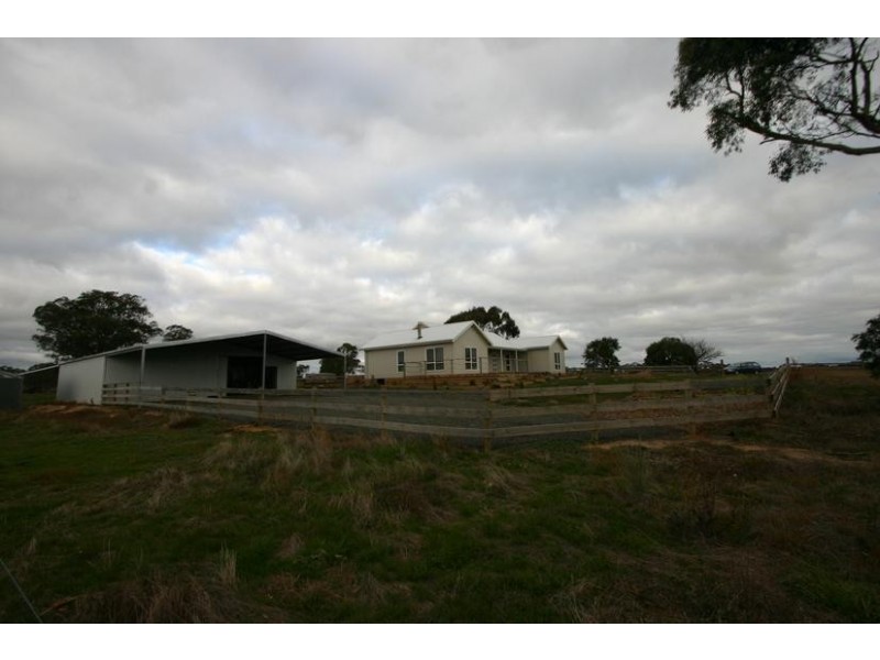 51 Overington Road, Moyston VIC 3377