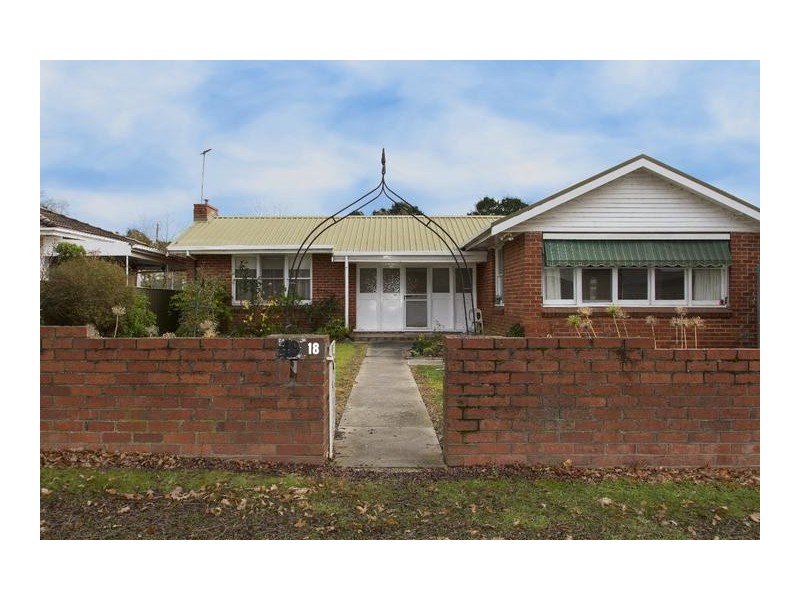 18 Tobin Street, Ararat VIC 3377