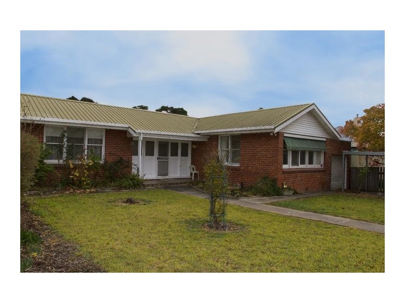 18 Tobin Street, Ararat VIC 3377