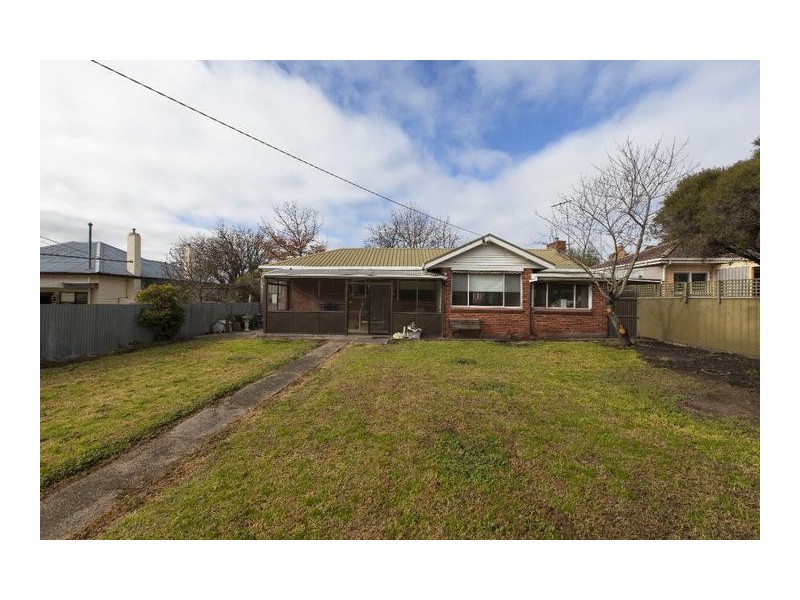 18 Tobin Street, Ararat VIC 3377