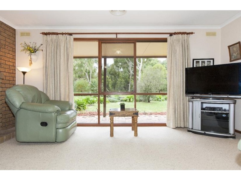 17 Golf Links Road, Ararat VIC 3377