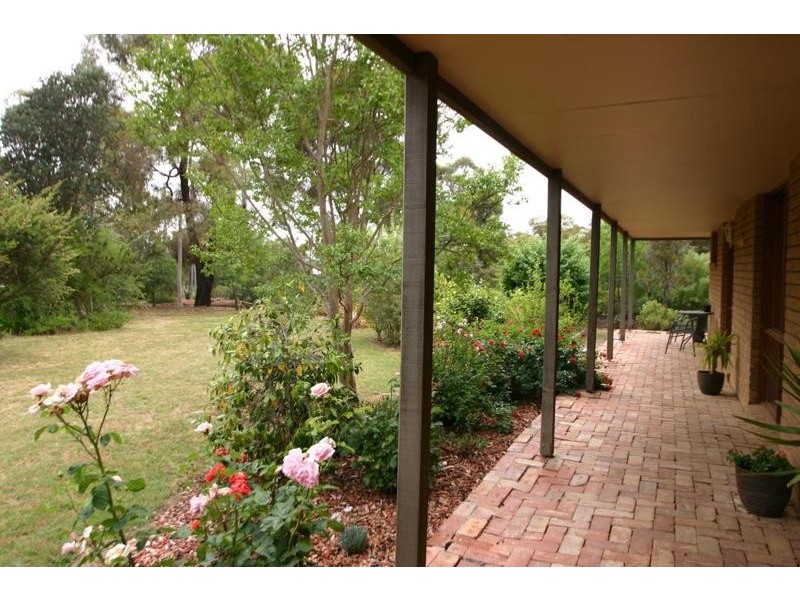 17 Golf Links Road, Ararat VIC 3377